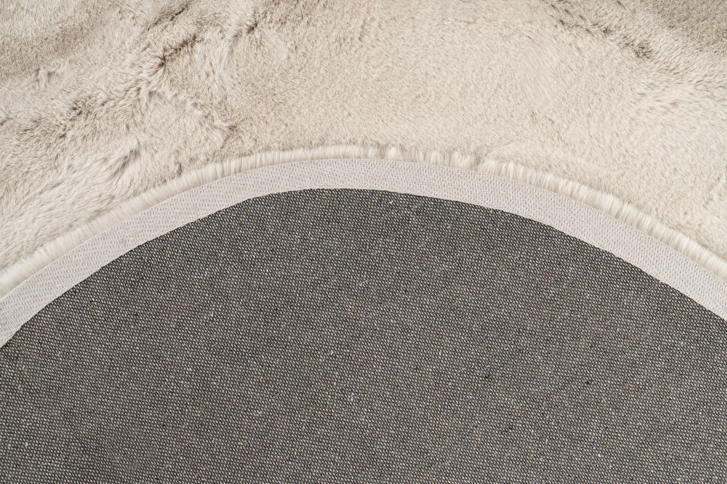 Cloud Organic shape licht taupe vloerkleed - Houseofambiance