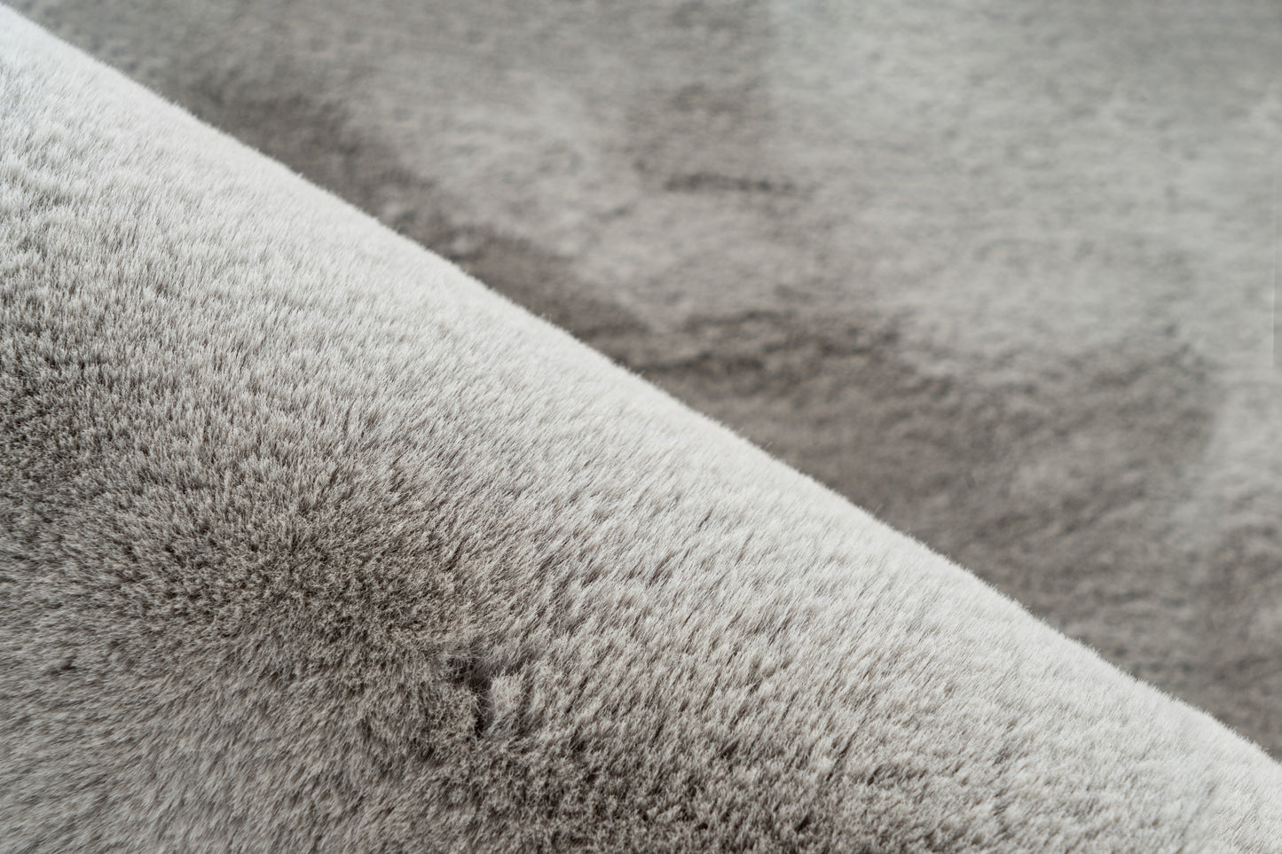 Cloud Organic shape zilver vloerkleed - Houseofambiance