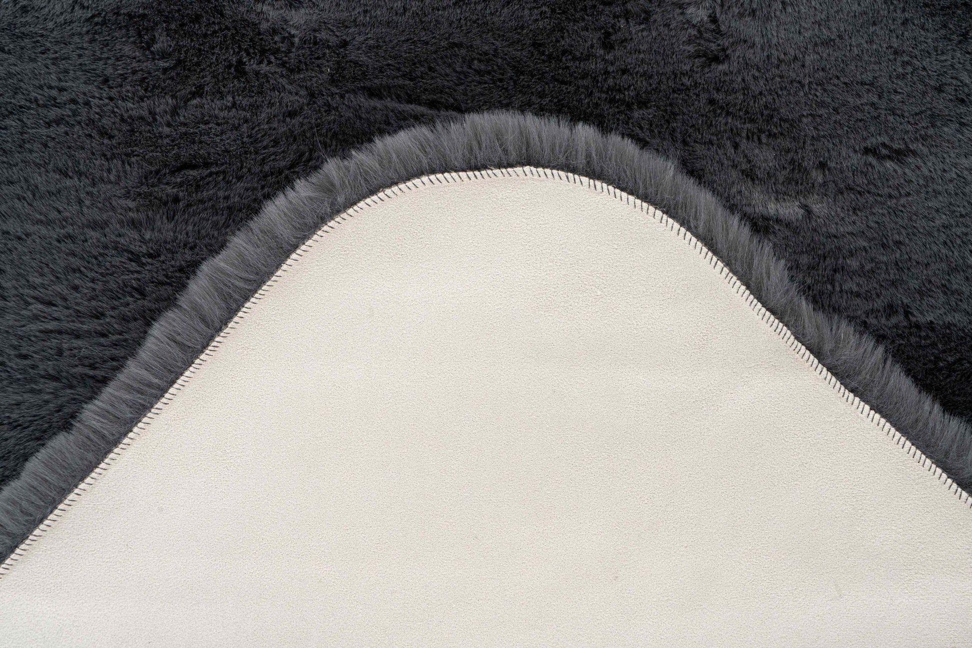 Cloud schapenvacht grafiet - Houseofambiance